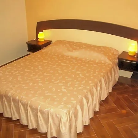 Maria 3*